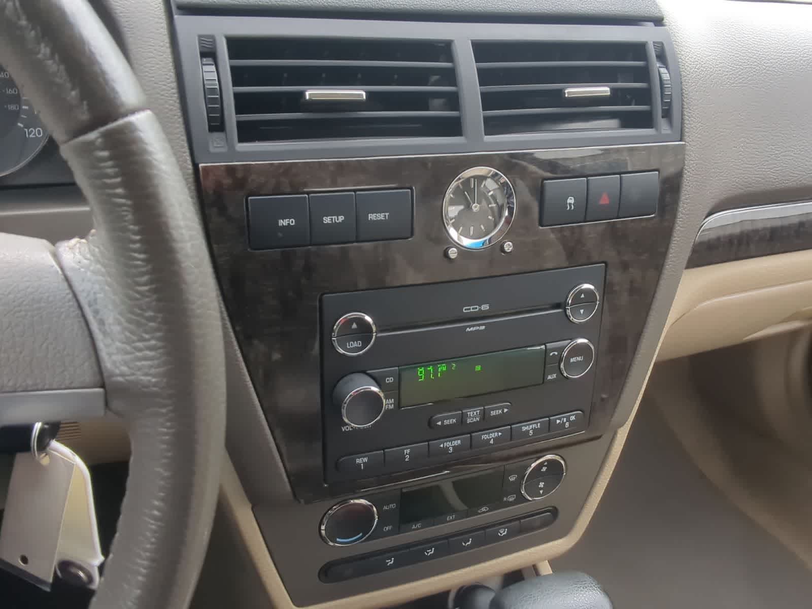 Thumbnail: 2009 Mercury Milan - 28