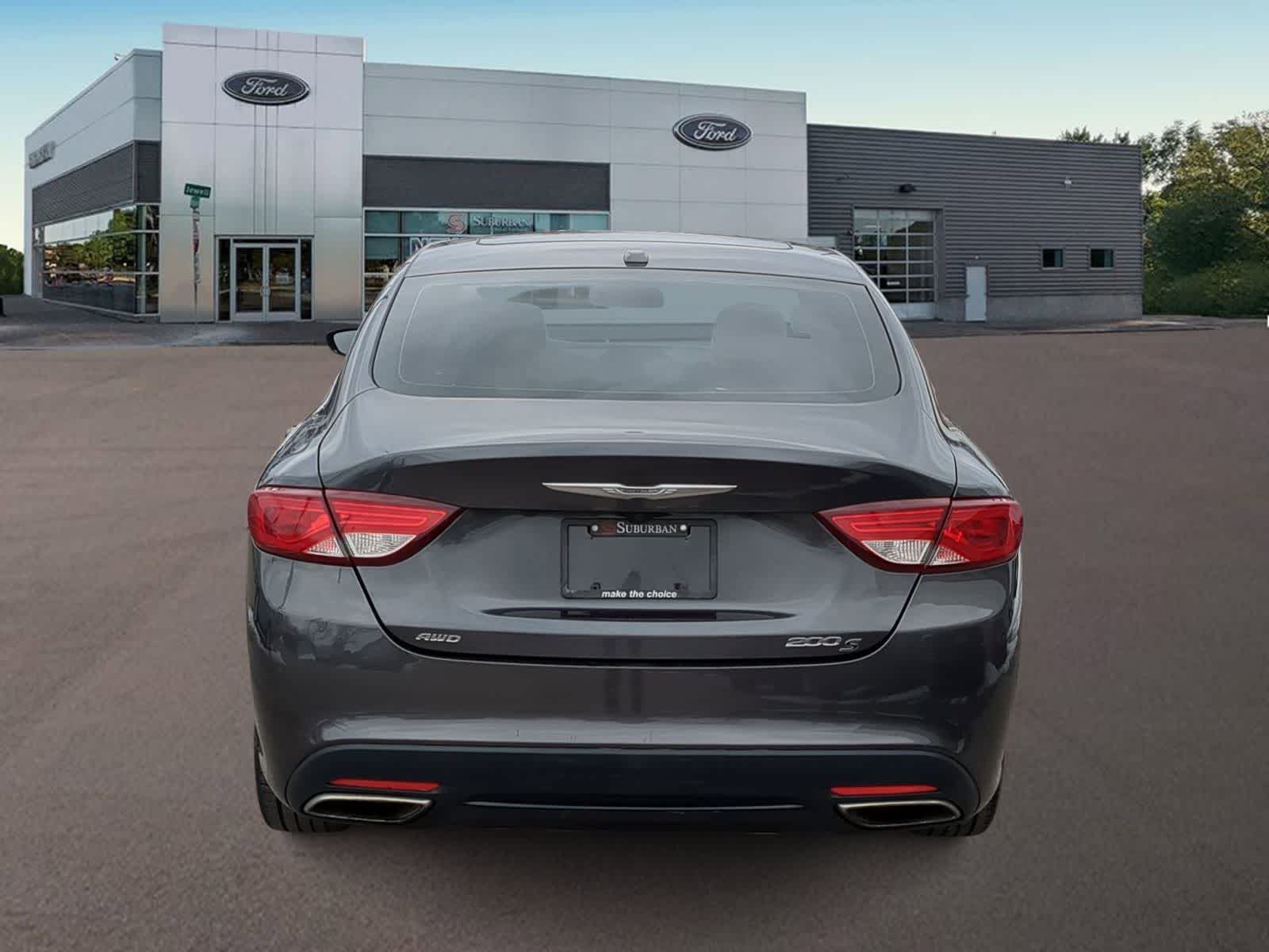 Thumbnail: 2016 Chrysler 200 - 10