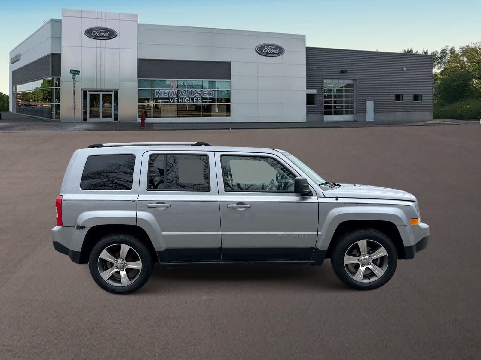 Thumbnail: 2017 Jeep Patriot - 12