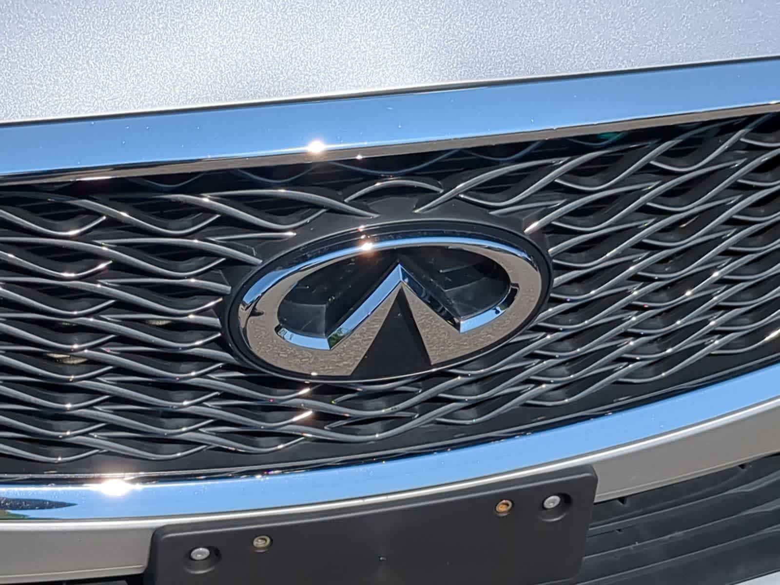 Thumbnail: 2018 INFINITI QX30 - 15