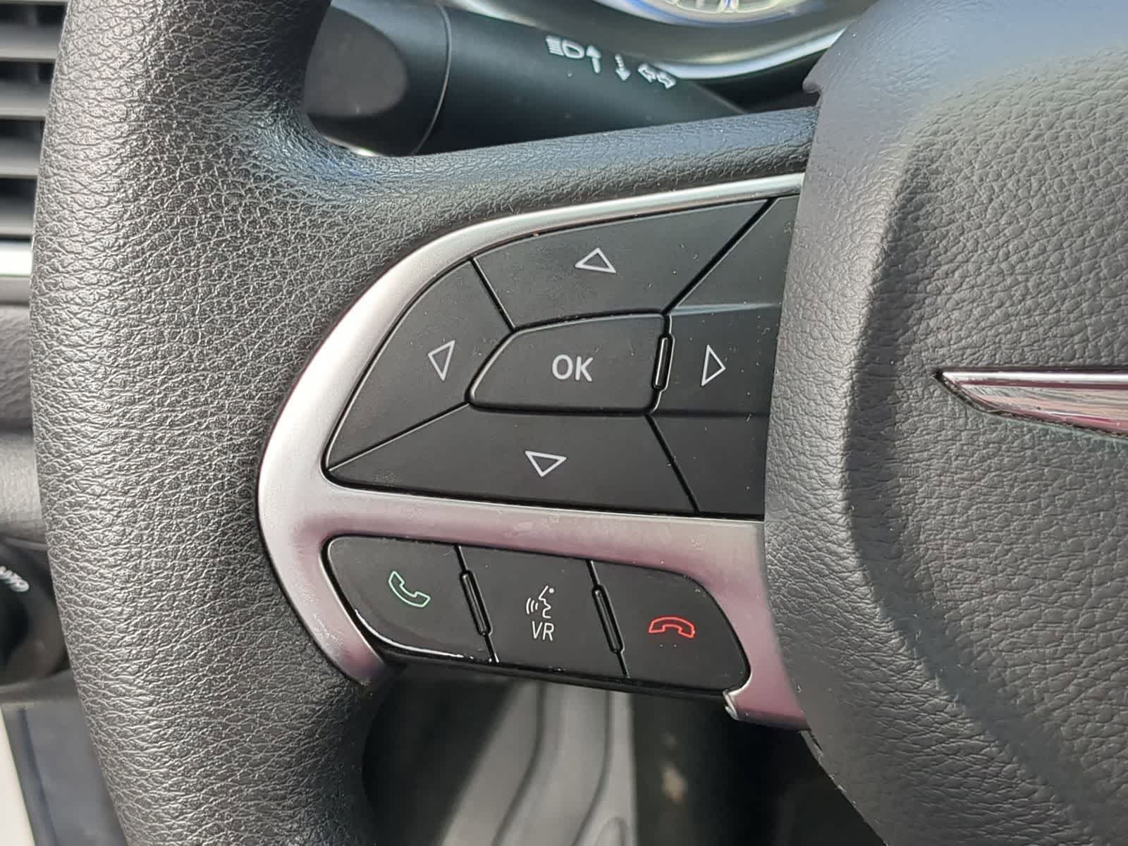 Thumbnail: 2015 Chrysler 200 - 25