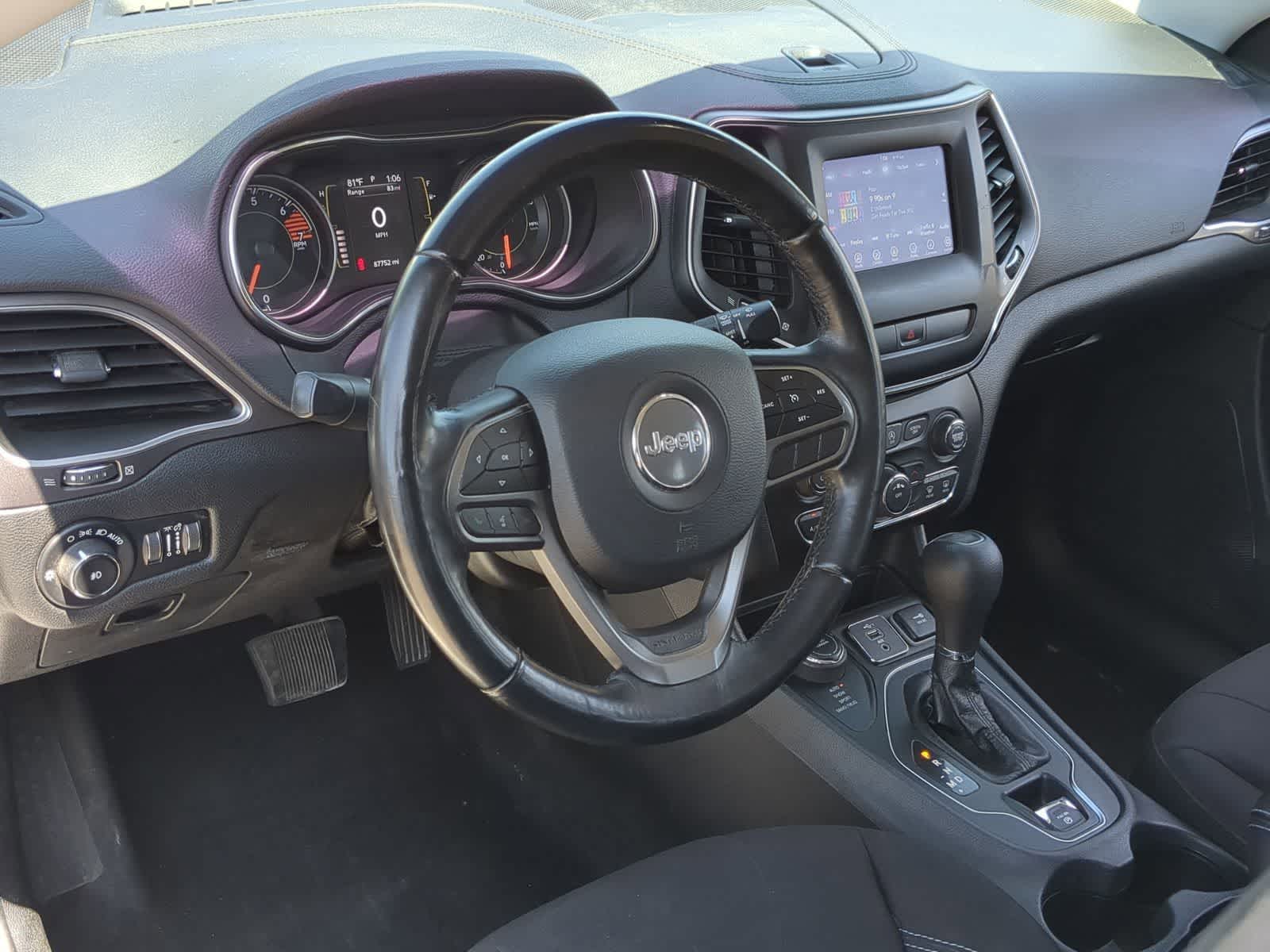 Thumbnail: 2019 Jeep Cherokee - 12