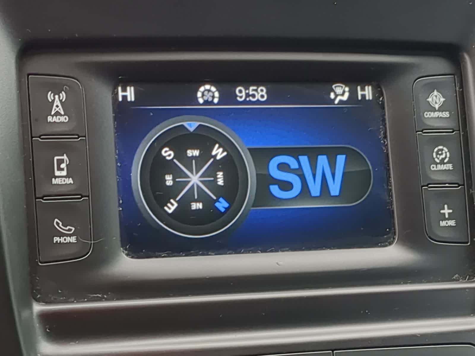 Thumbnail: 2016 Chrysler 200 - 34