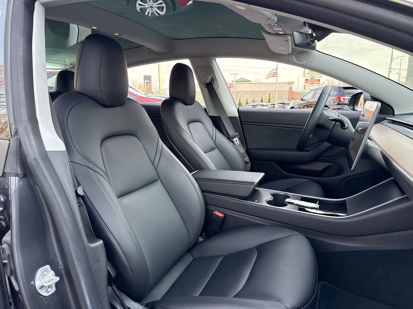 Thumbnail: 2018 Tesla Model 3 - 27