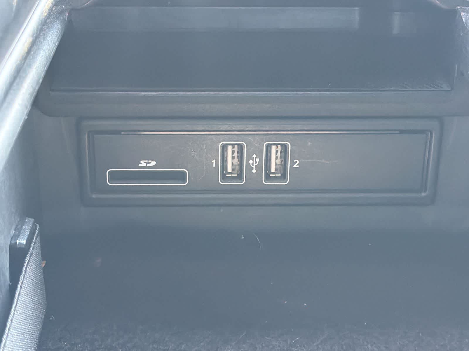 Thumbnail: 2015 Mercedes-Benz C-Class - 35