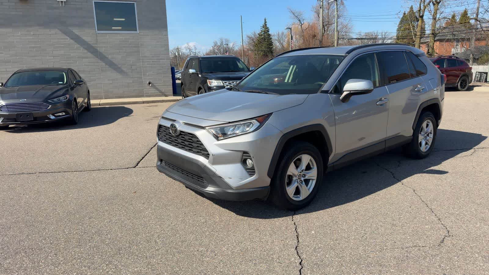 Thumbnail: 2019 Toyota RAV4 - 4