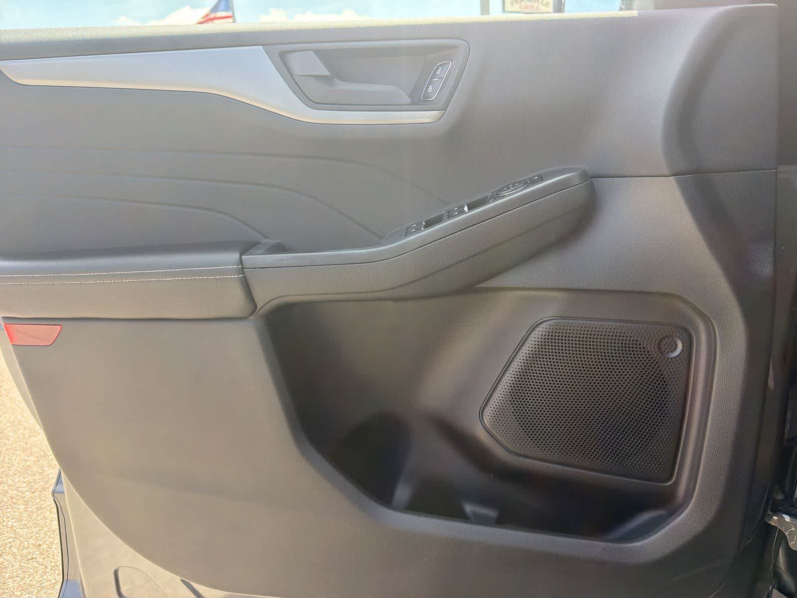 Thumbnail: 2023 Ford Escape - 33