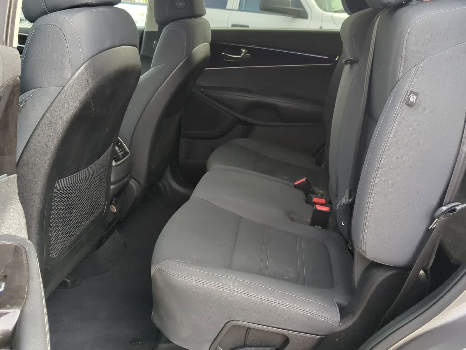 Thumbnail: 2017 Kia Sorento - 21