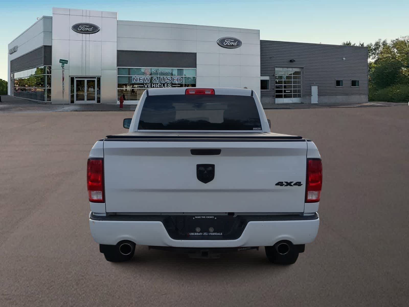 Thumbnail: 2019 RAM 1500 Classic - 10