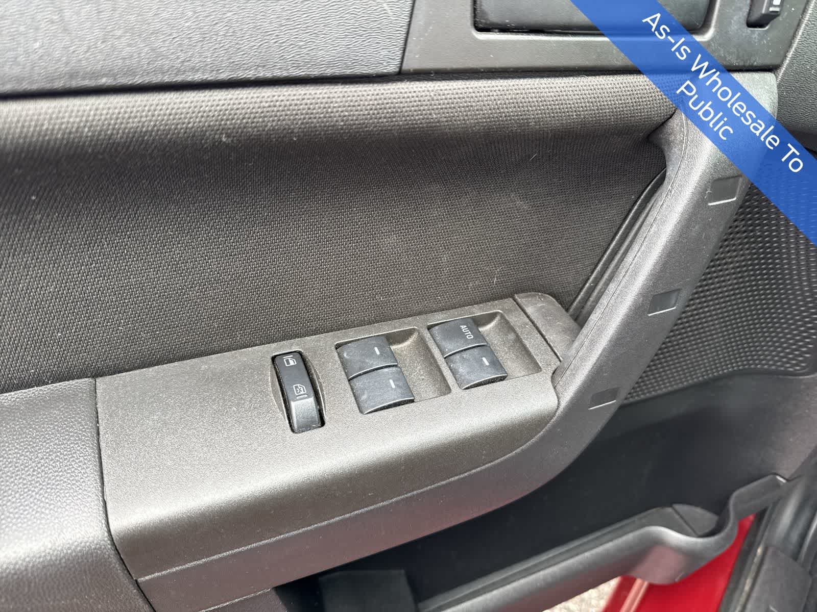 Thumbnail: 2011 Ford Focus - 19