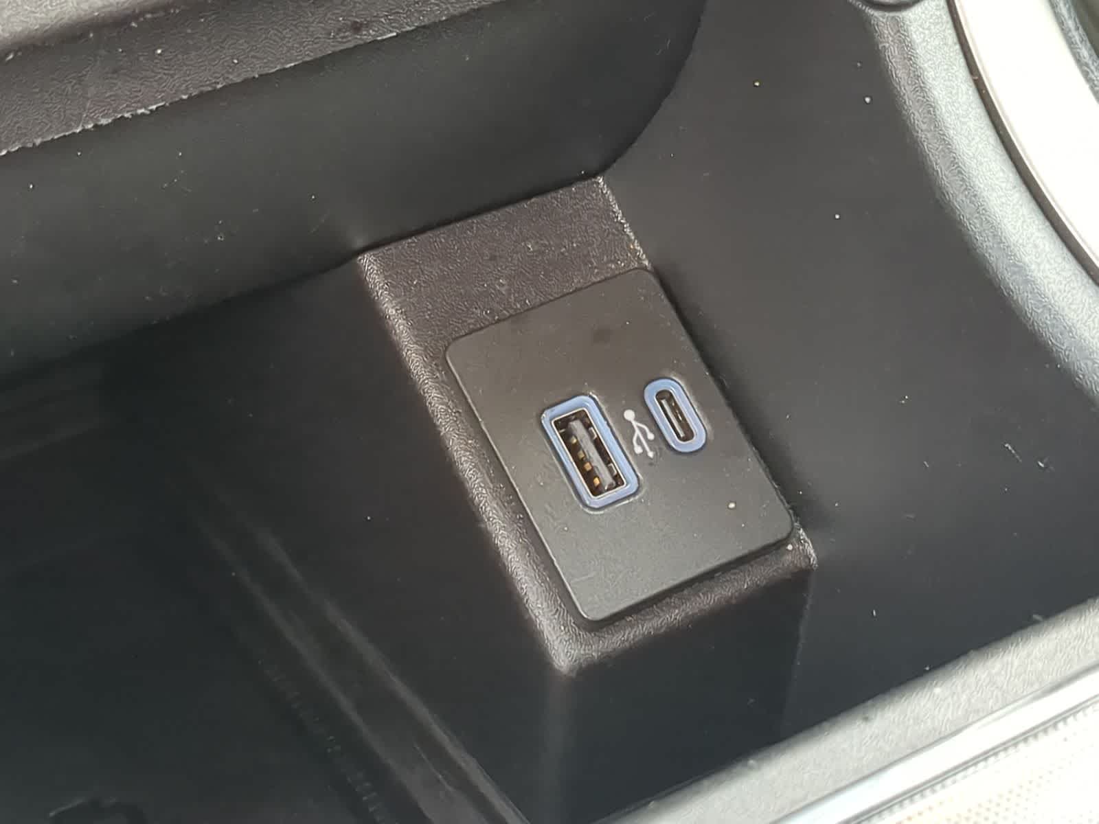 Thumbnail: 2023 Ford Edge - 36