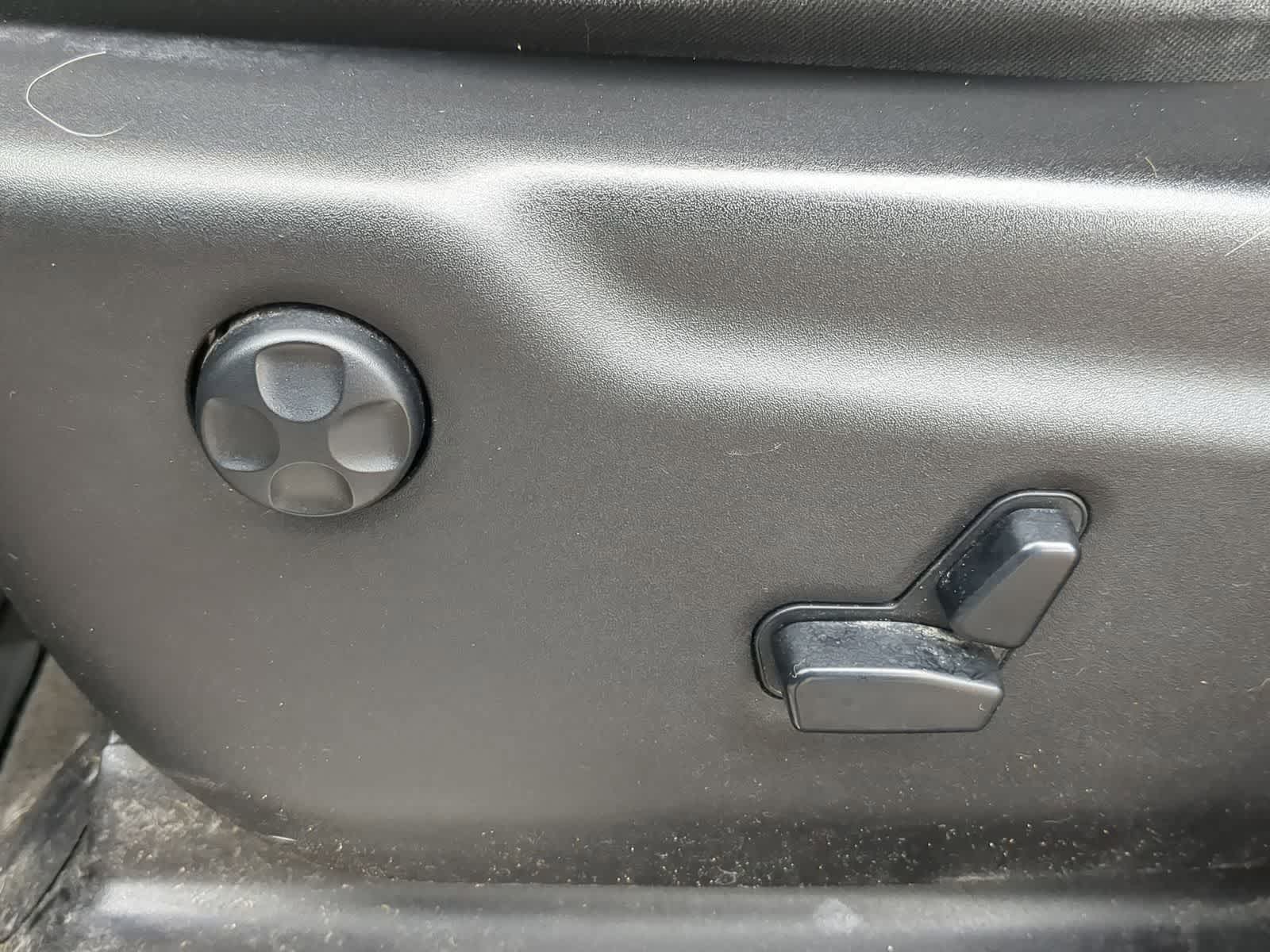 Thumbnail: 2015 Jeep Grand Cherokee - 23