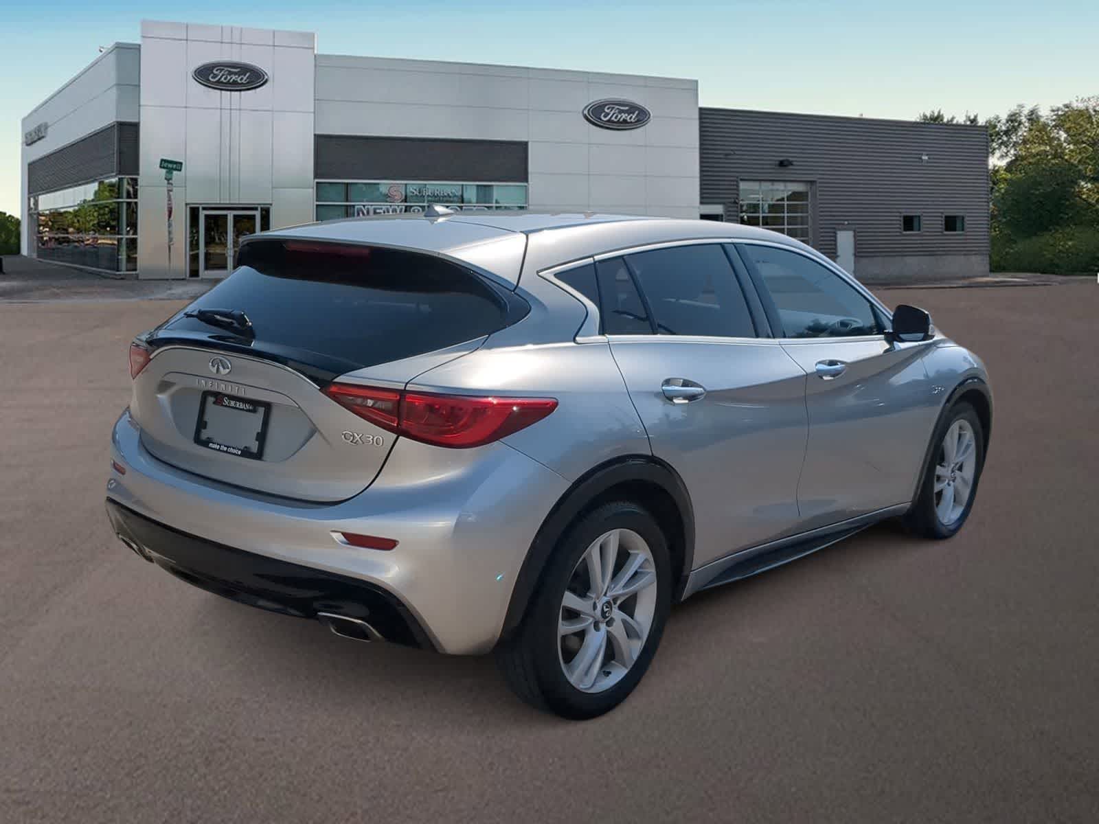Thumbnail: 2018 INFINITI QX30 - 11