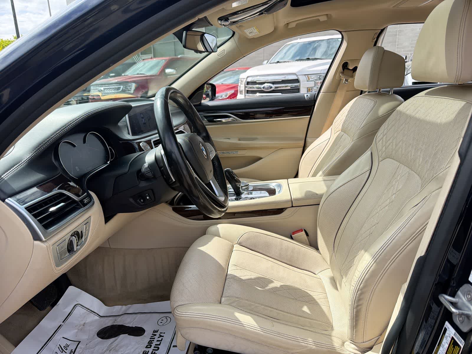 Thumbnail: 2016 BMW 7 Series - 14