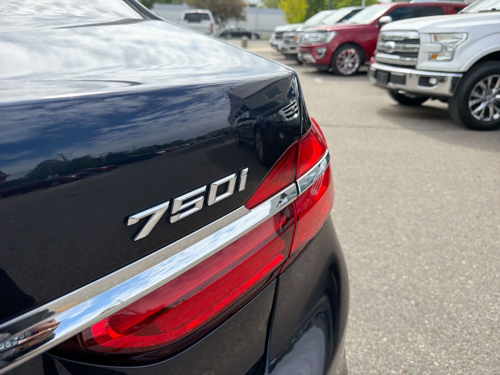 Thumbnail: 2016 BMW 7 Series - 18