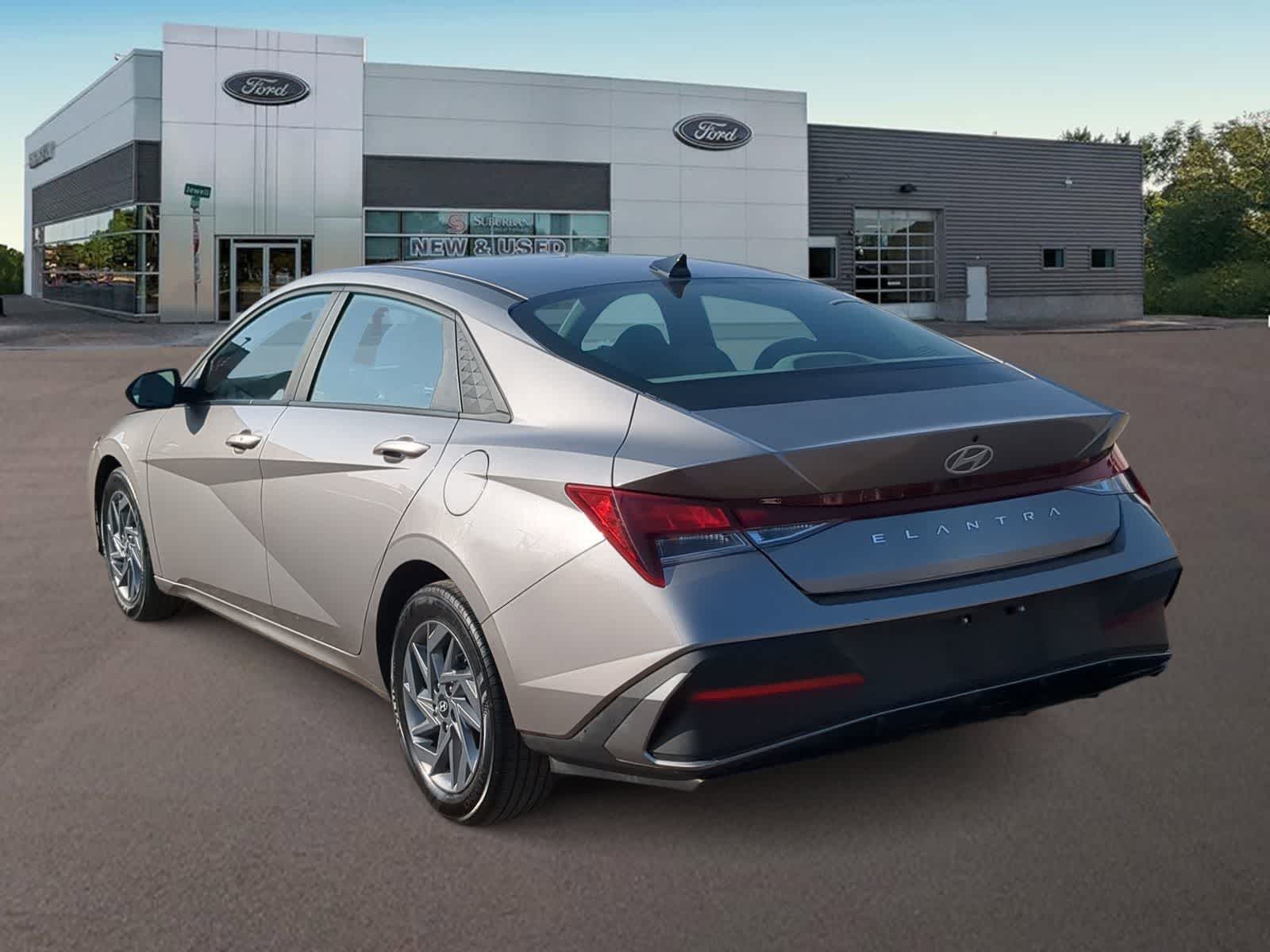 Thumbnail: 2024 Hyundai Elantra - 8