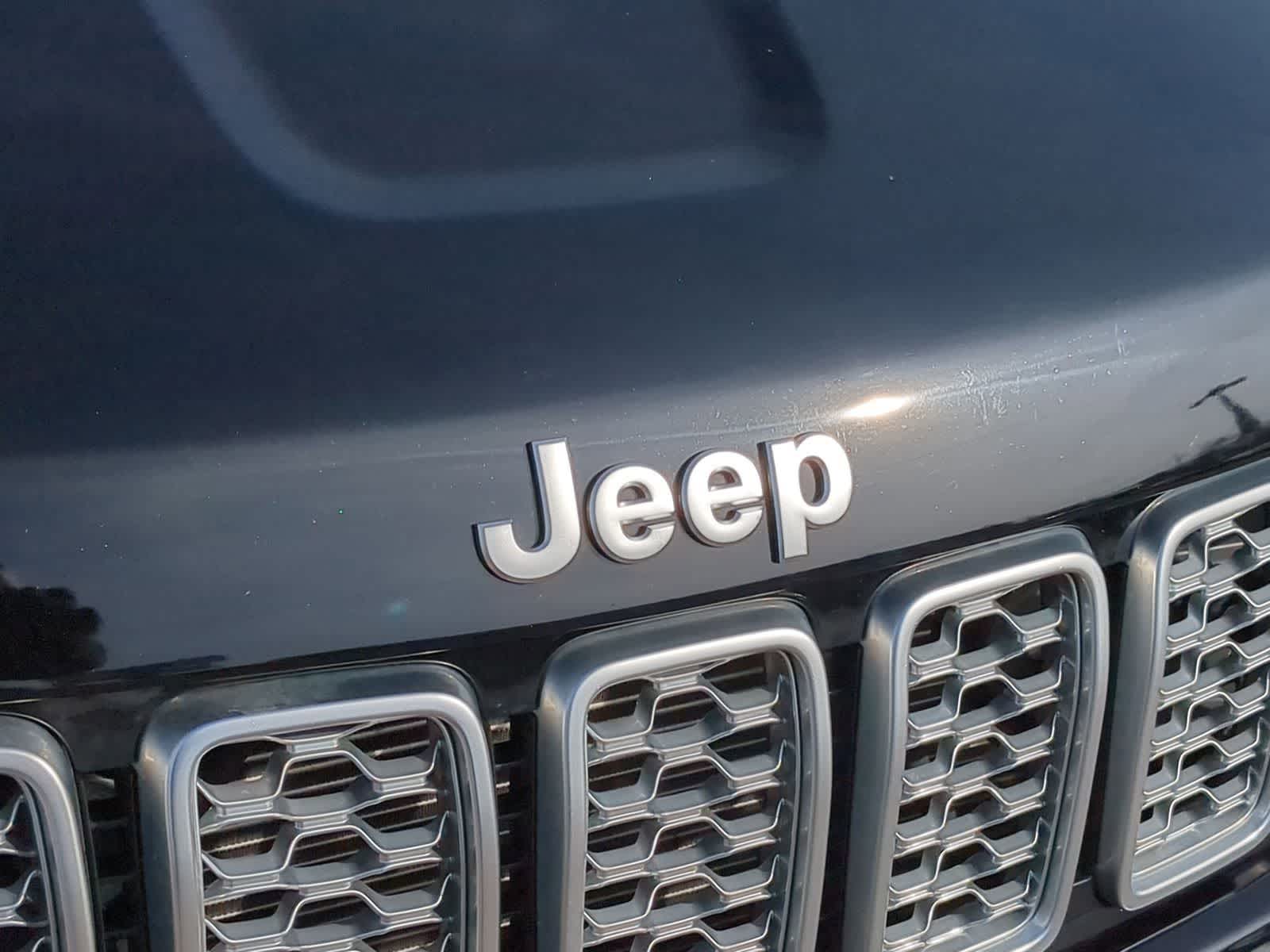 2018 Jeep Grand Cherokee Summit 16