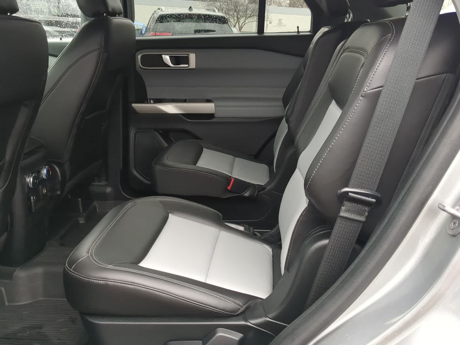 Thumbnail: 2022 Ford Explorer - 26