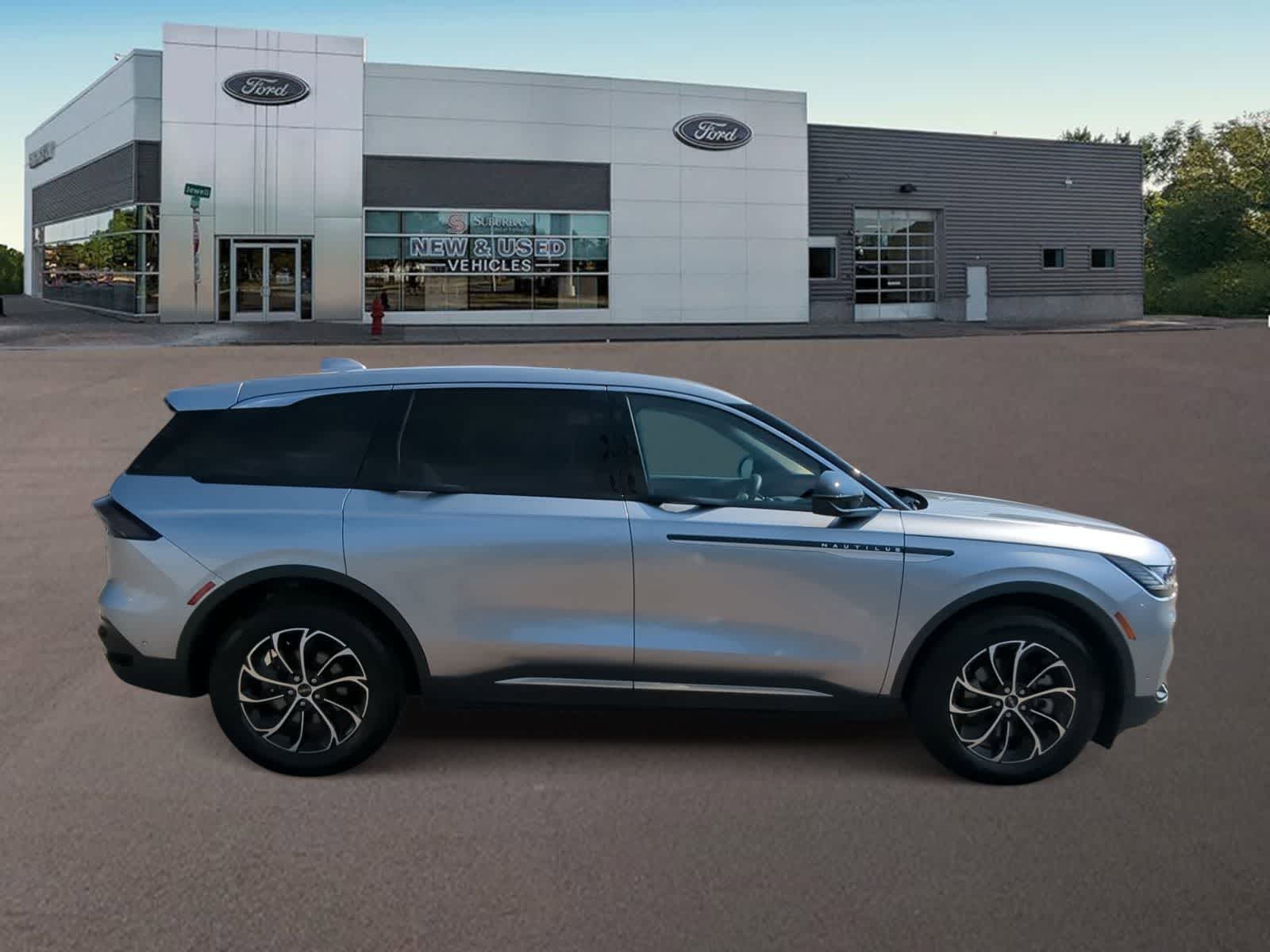 Thumbnail: 2024 Lincoln Nautilus - 12