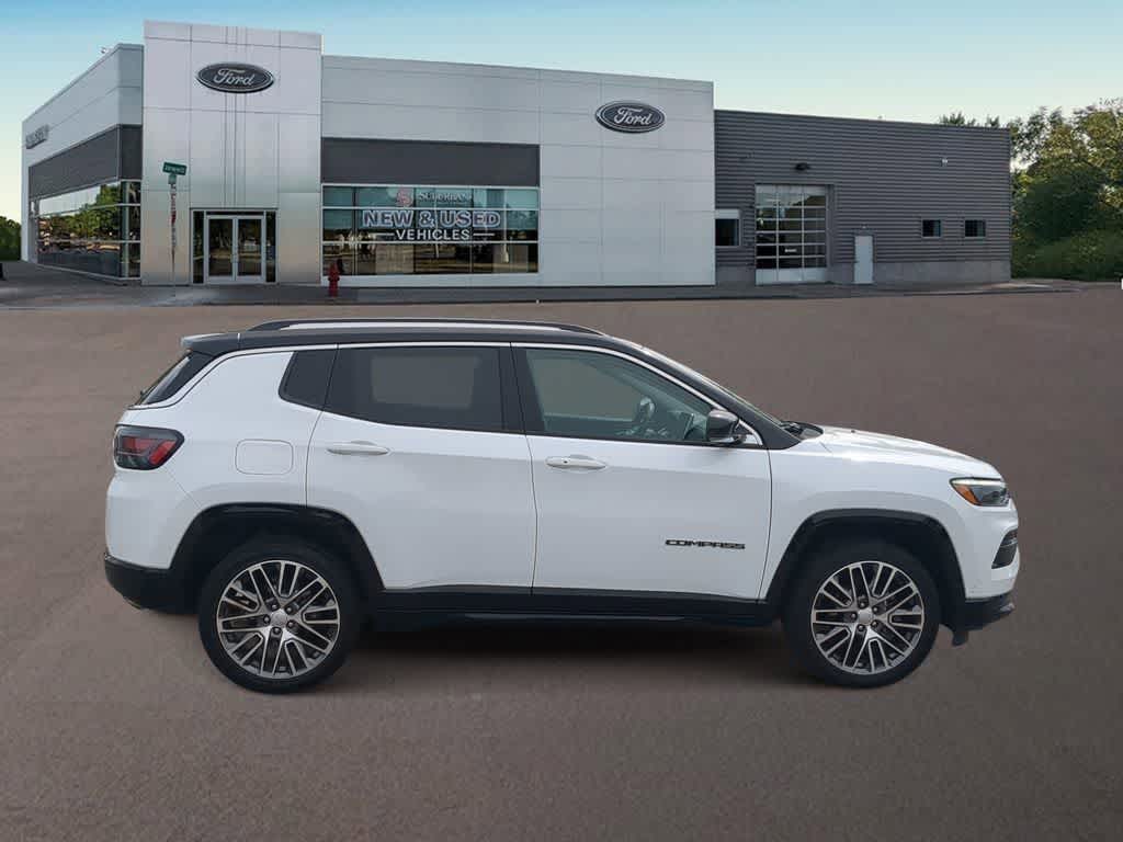 Thumbnail: 2022 Jeep Compass - 12