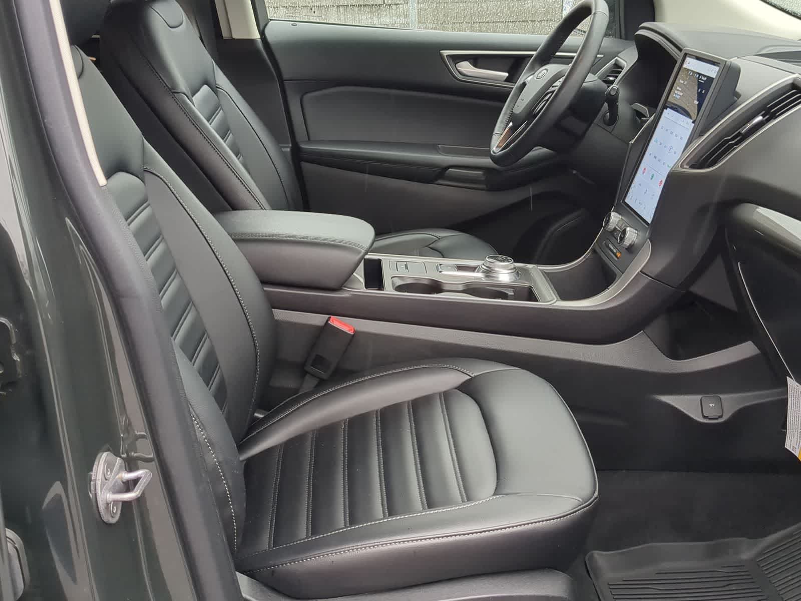 Thumbnail: 2023 Ford Edge - 25