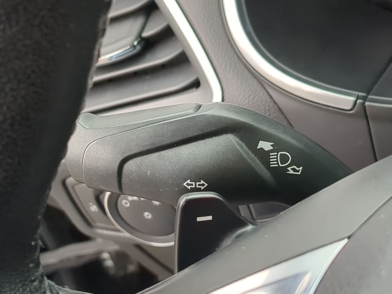 Thumbnail: 2017 Ford Edge - 32