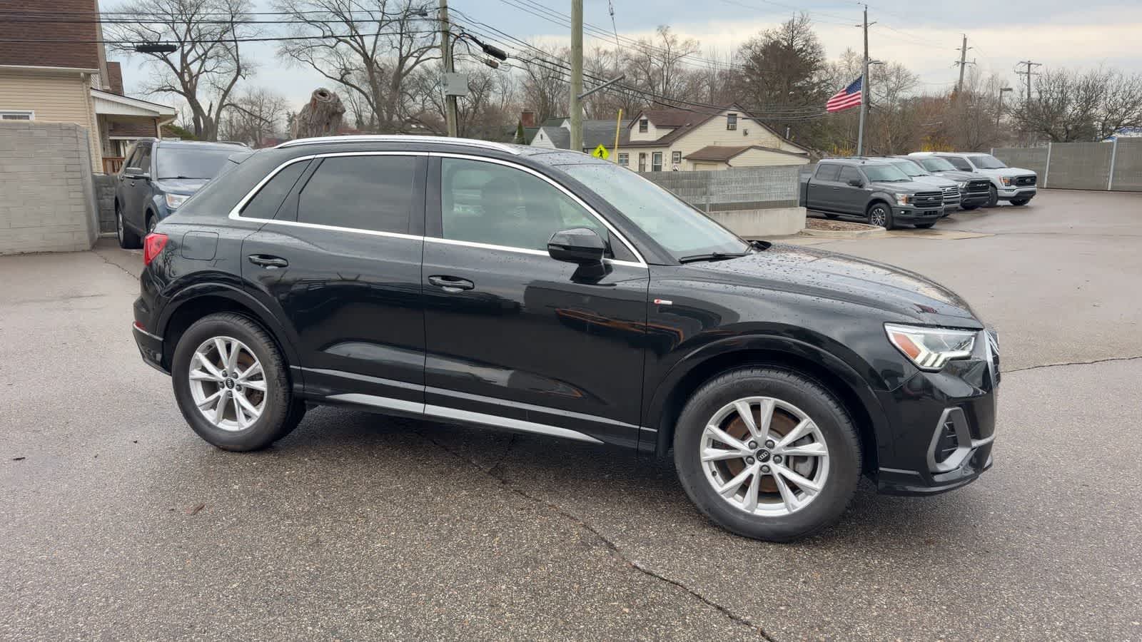 Thumbnail: 2021 Audi Q3 - 12