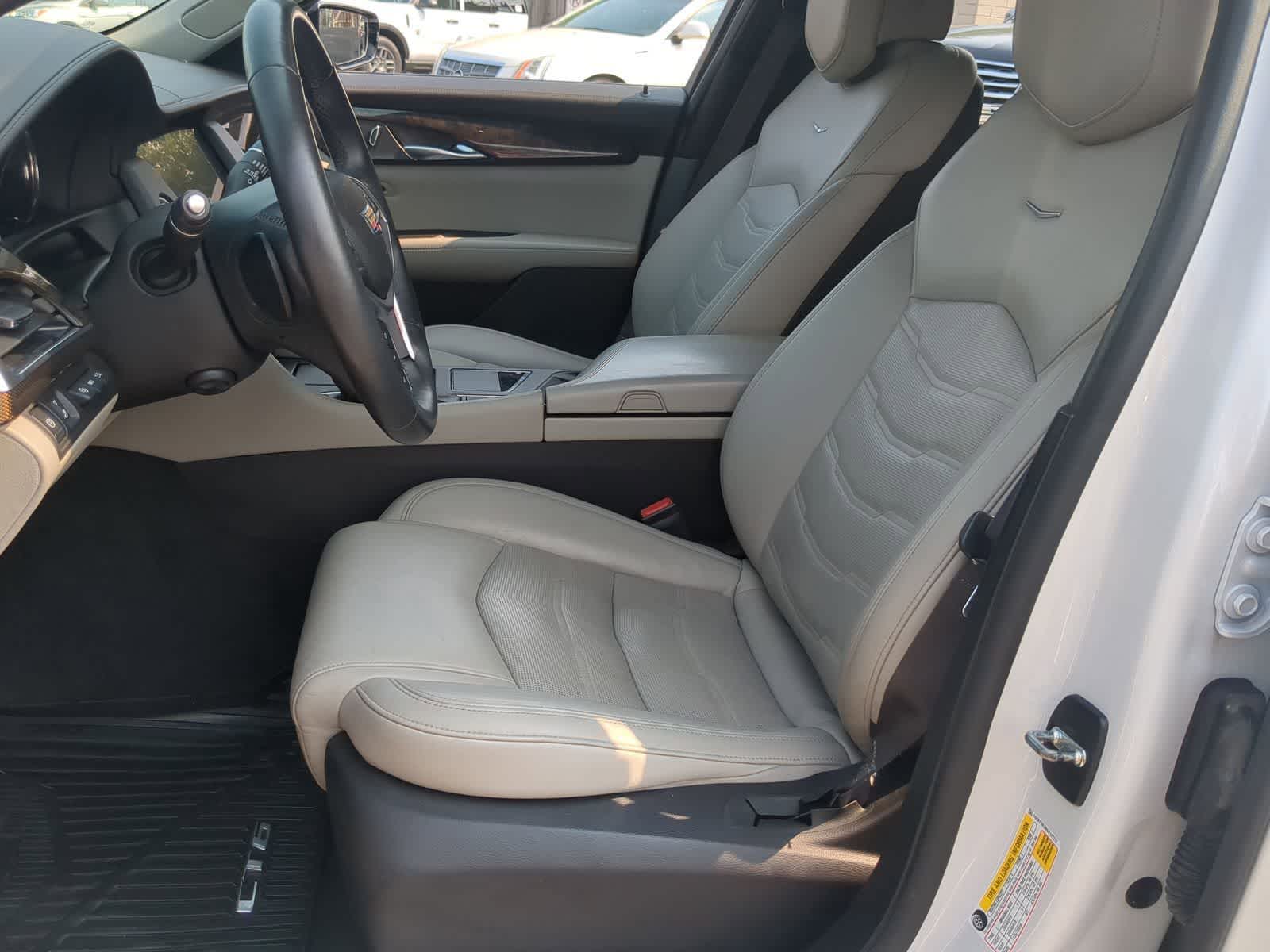 Thumbnail: 2016 Cadillac CT6 - 22