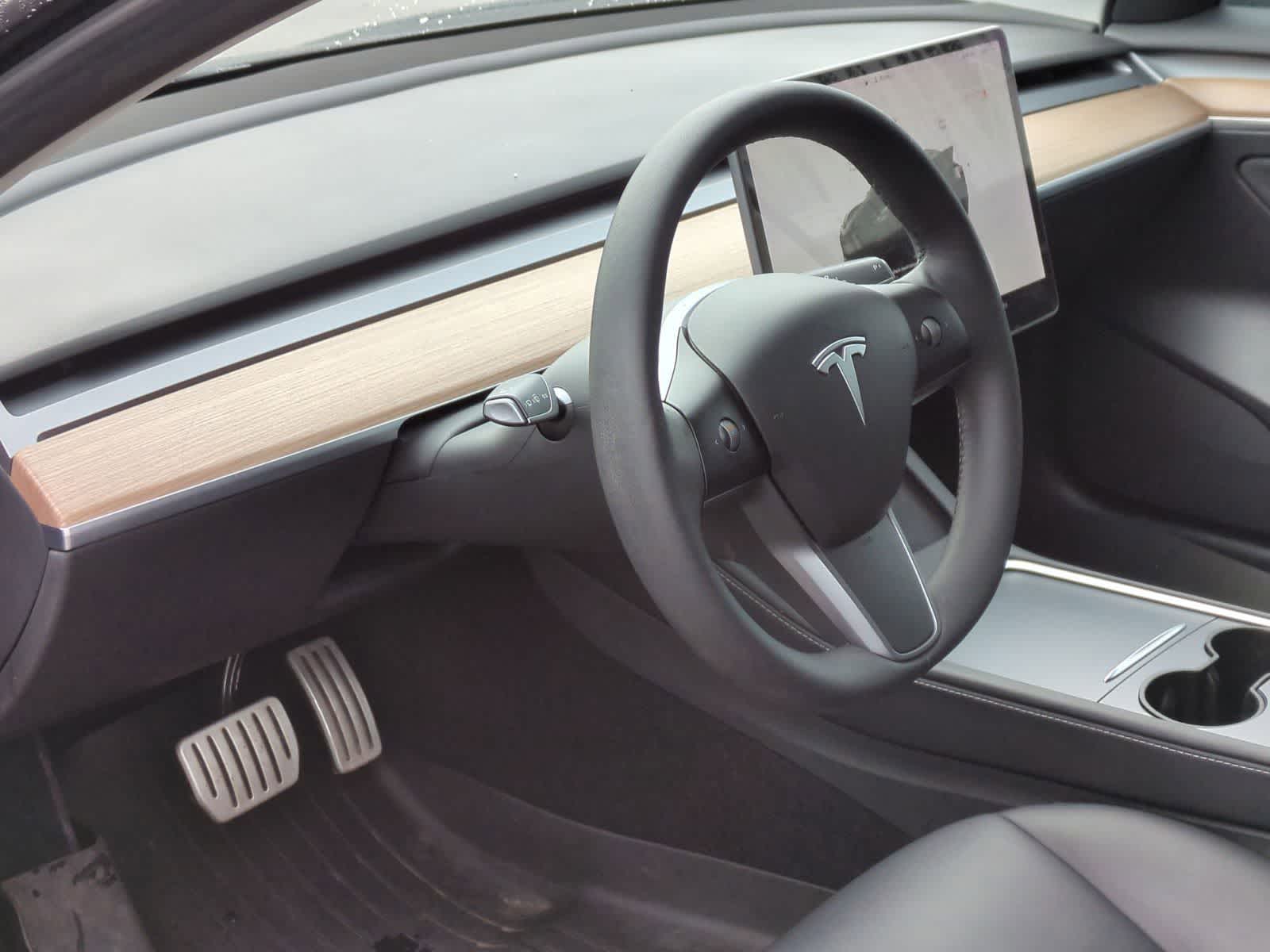 Thumbnail: 2022 Tesla Model 3 - 11