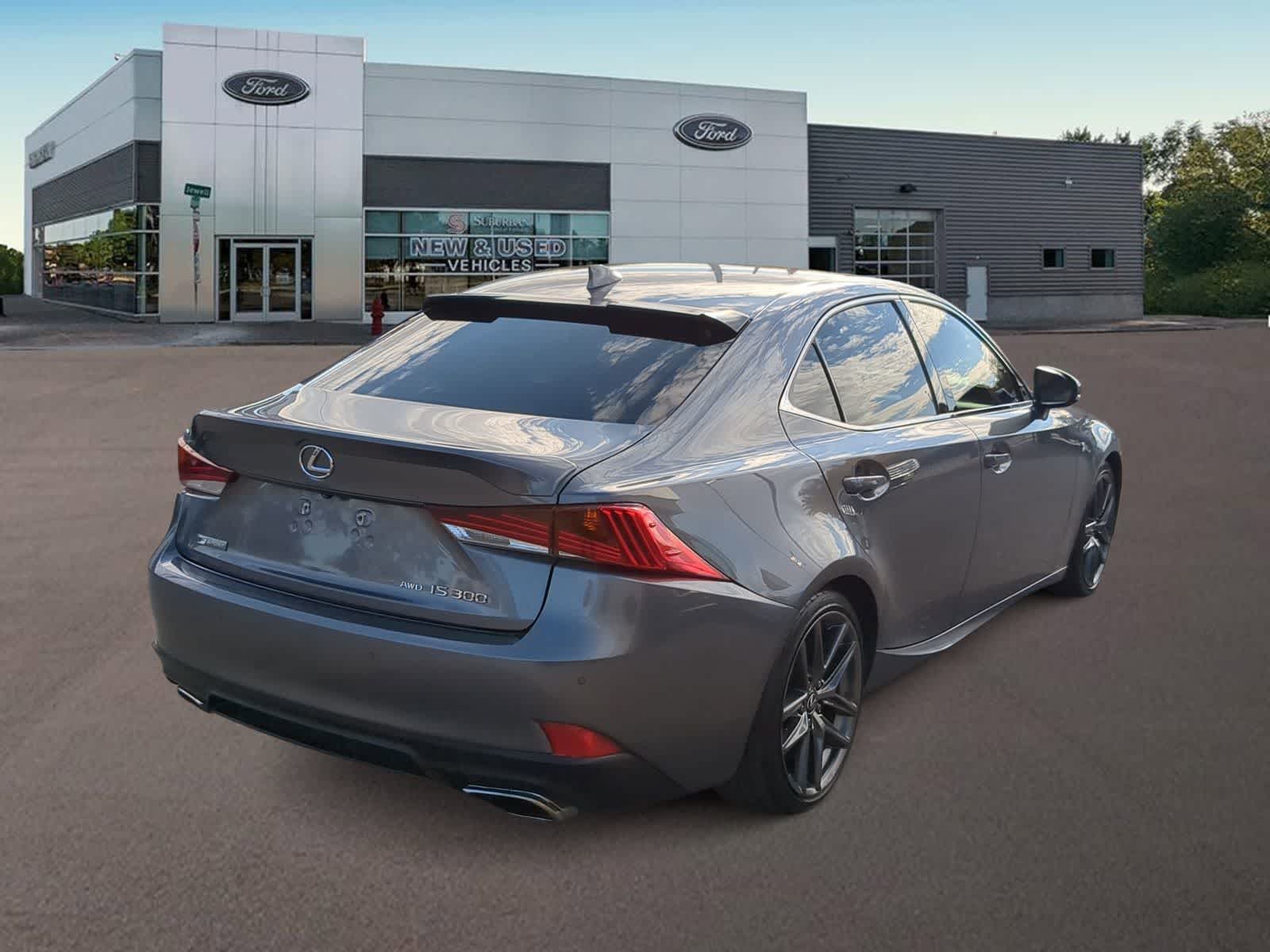 Thumbnail: 2019 Lexus IS - 10