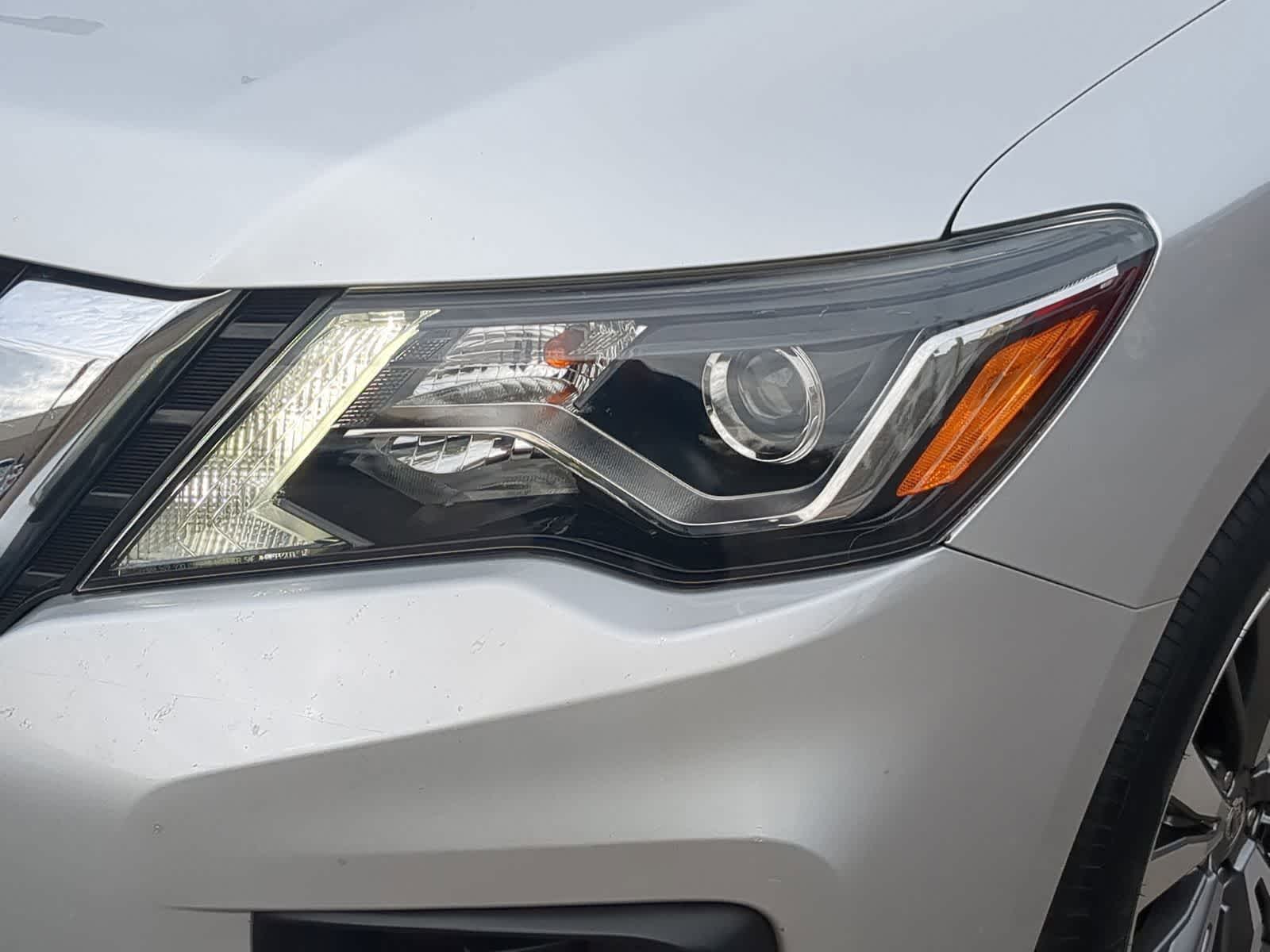 Thumbnail: 2019 Nissan Pathfinder - 12