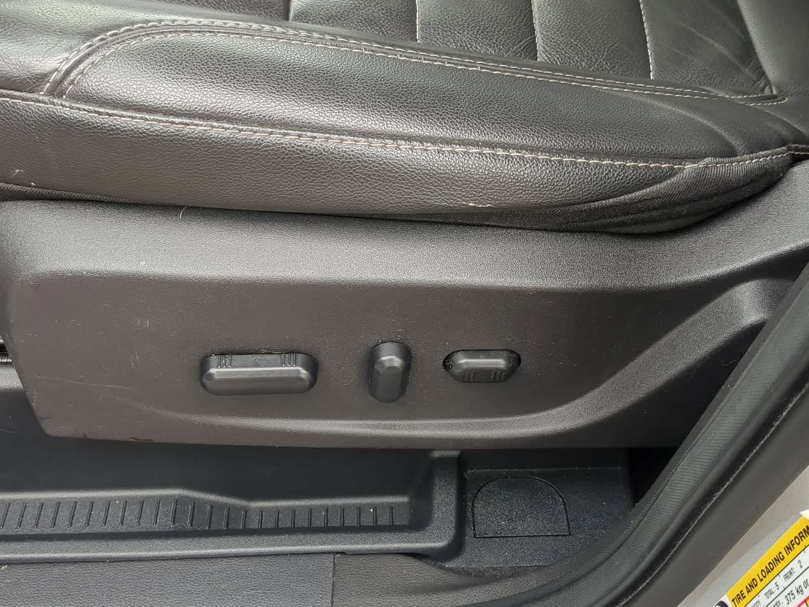 Thumbnail: 2016 Ford Escape - 22