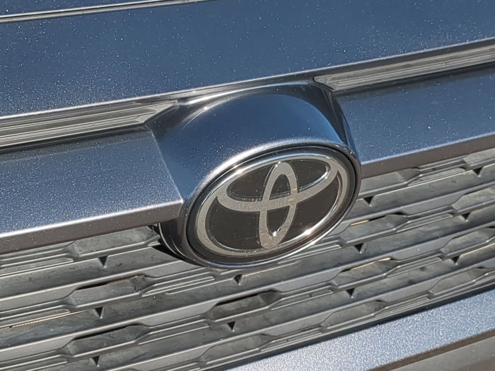 Thumbnail: 2020 Toyota RAV4 - 12