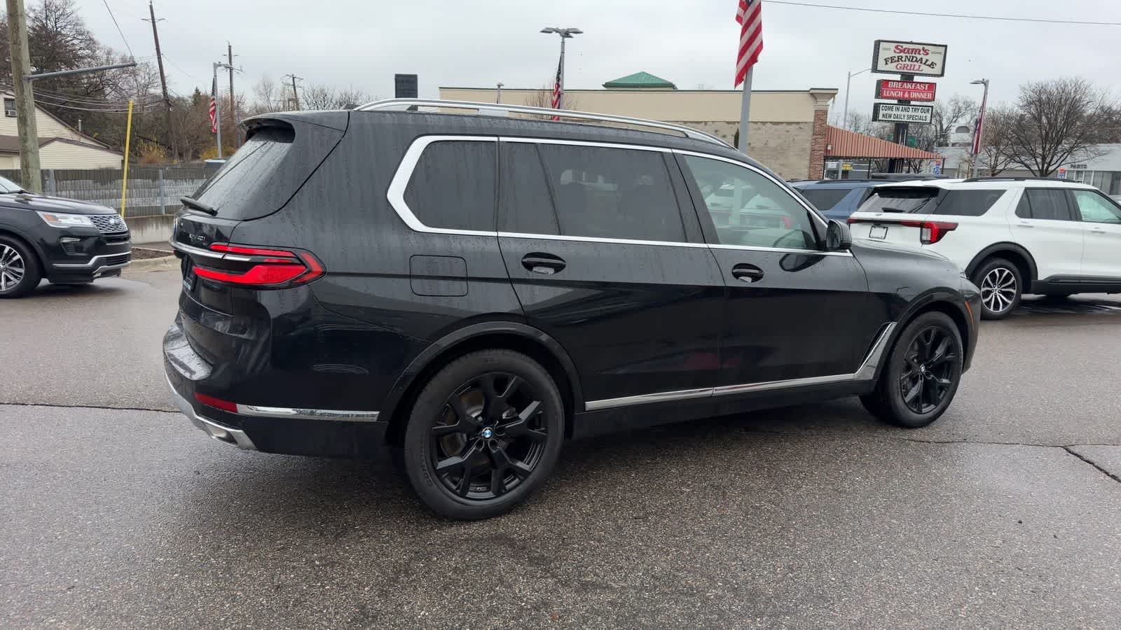 Thumbnail: 2023 BMW X7 - 11