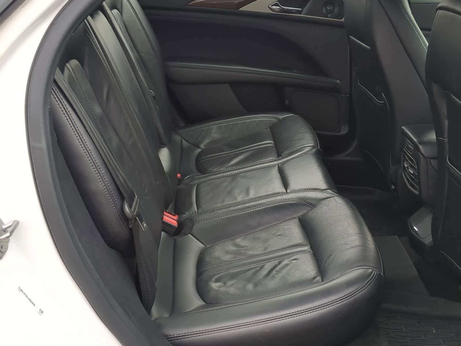 Thumbnail: 2020 Lincoln MKZ - 24