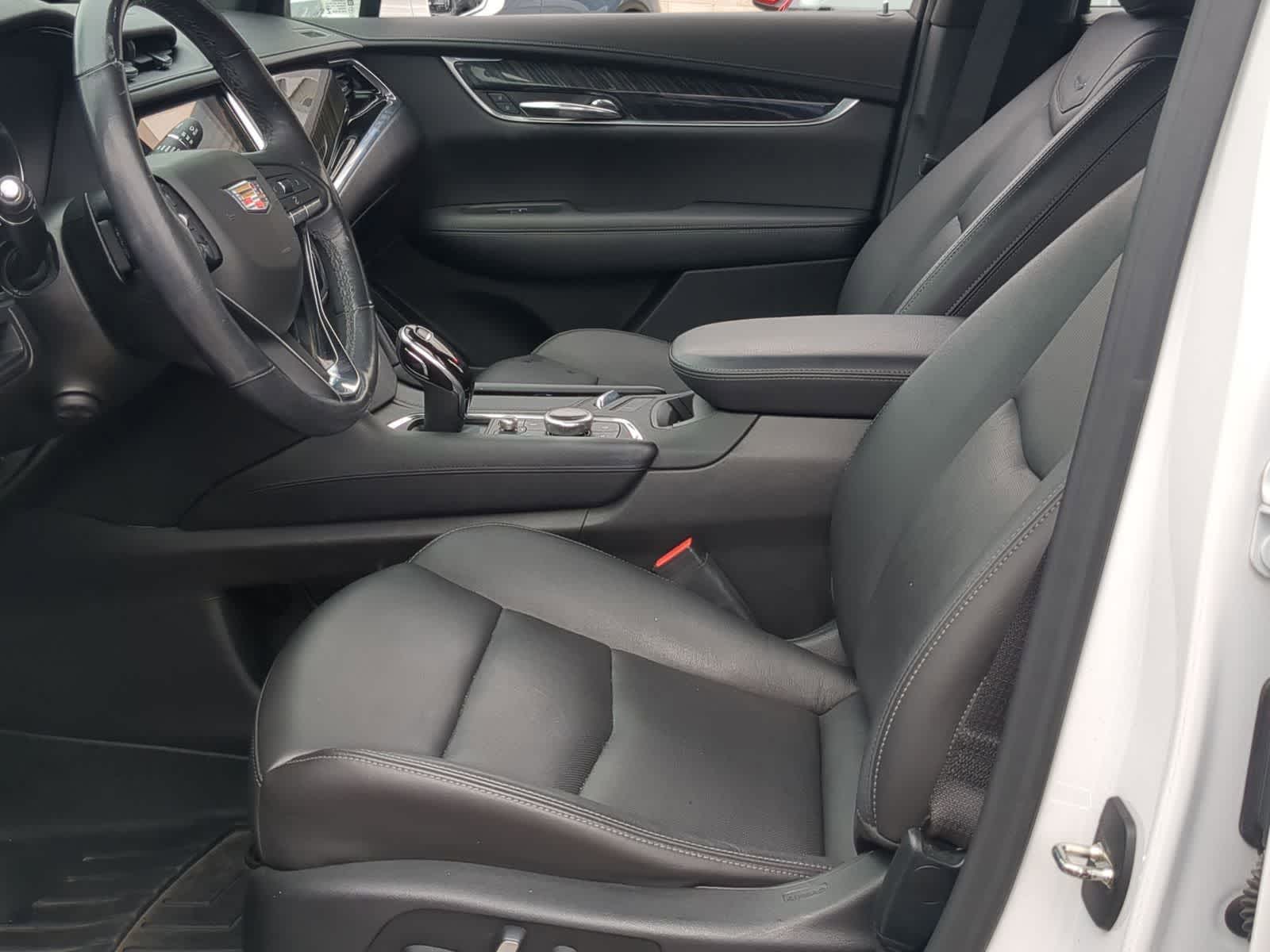 Thumbnail: 2020 Cadillac XT6 - 16