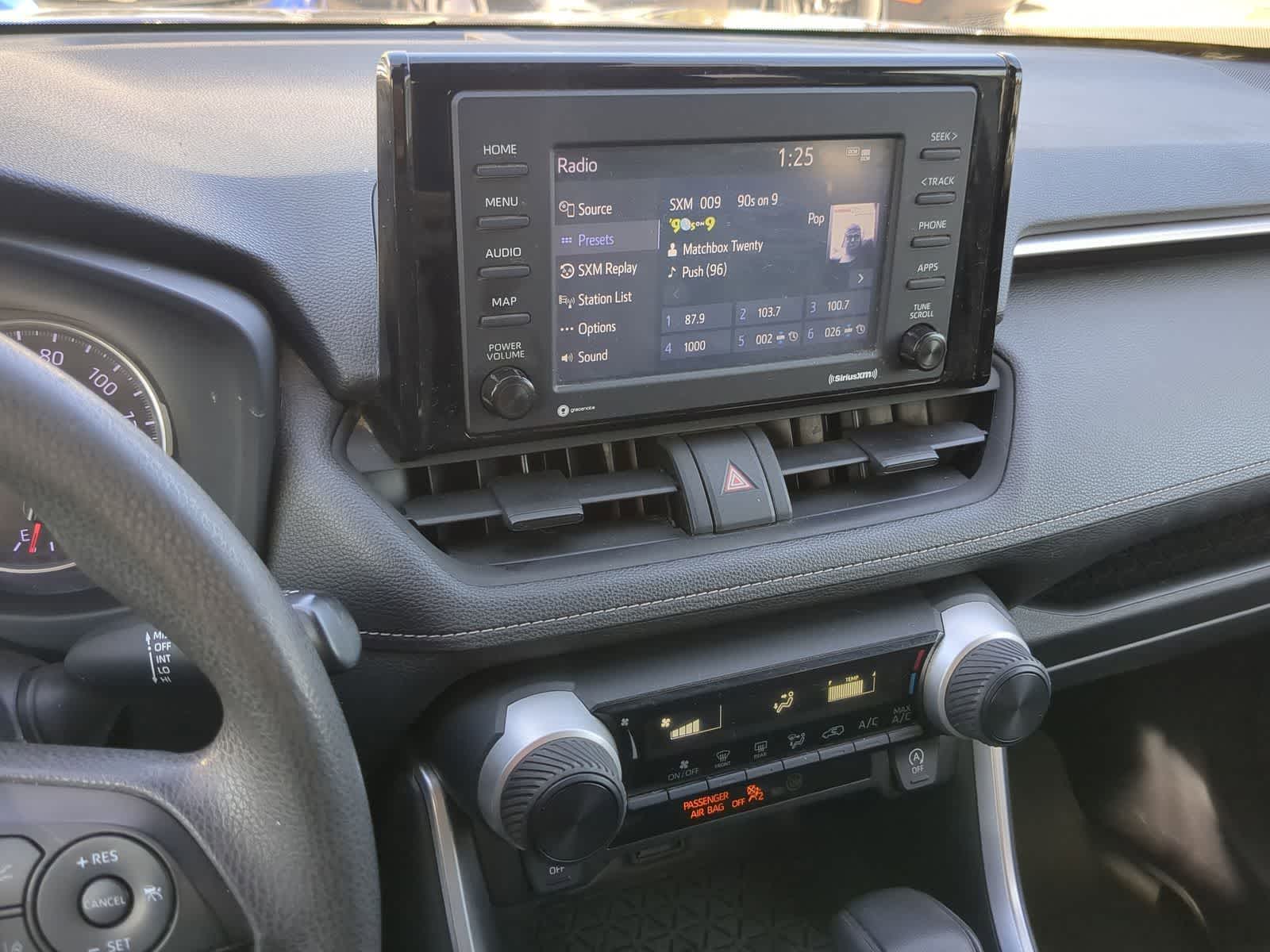 Thumbnail: 2020 Toyota RAV4 - 27