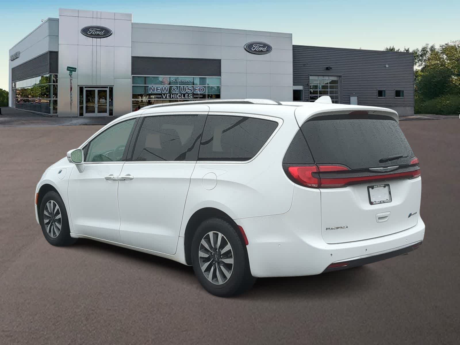 Thumbnail: 2021 Chrysler Pacifica - 8