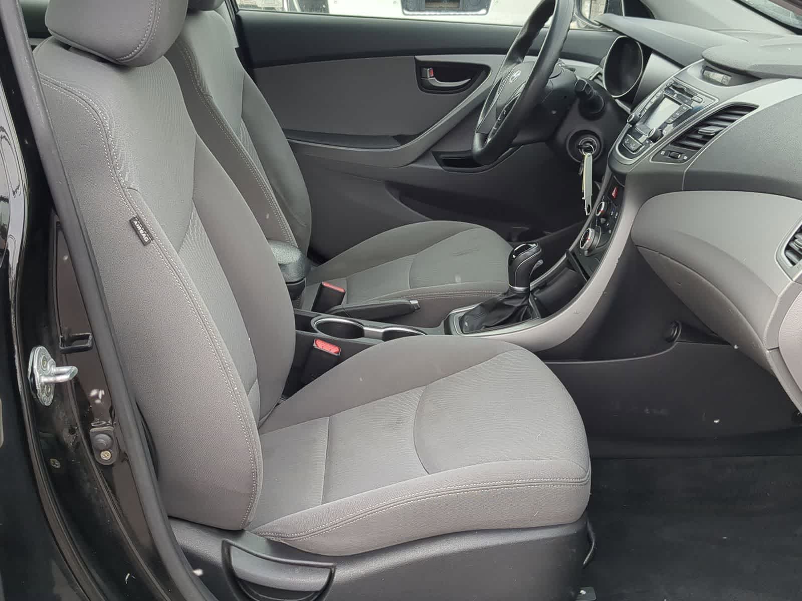 Thumbnail: 2015 Hyundai Elantra - 32