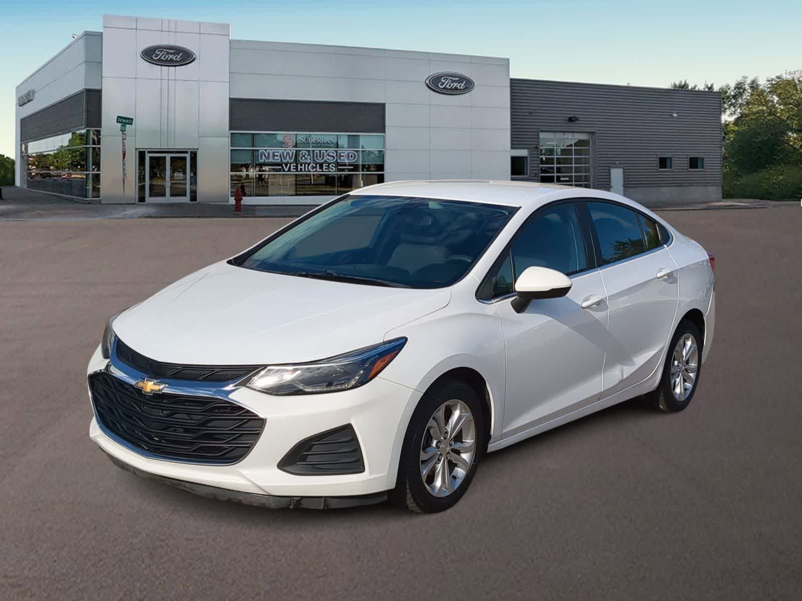 Thumbnail: 2019 Chevrolet Cruze - 5