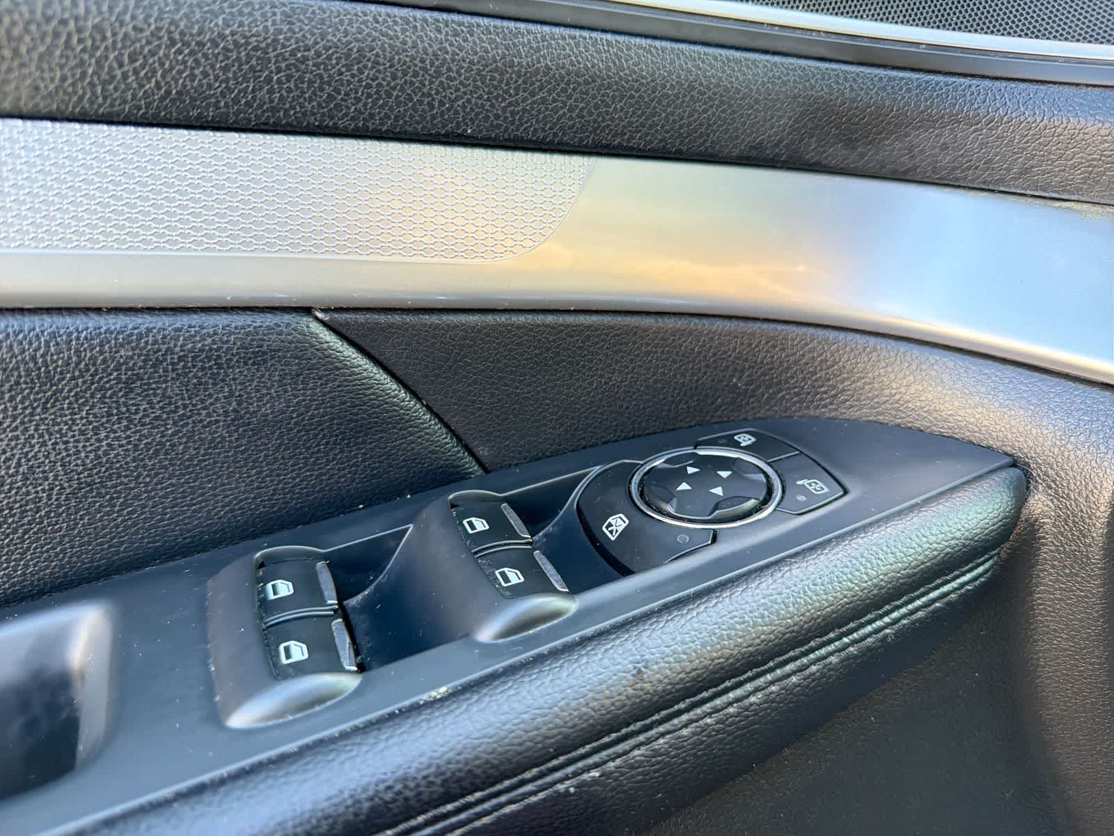 Thumbnail: 2016 Ford Explorer - 22