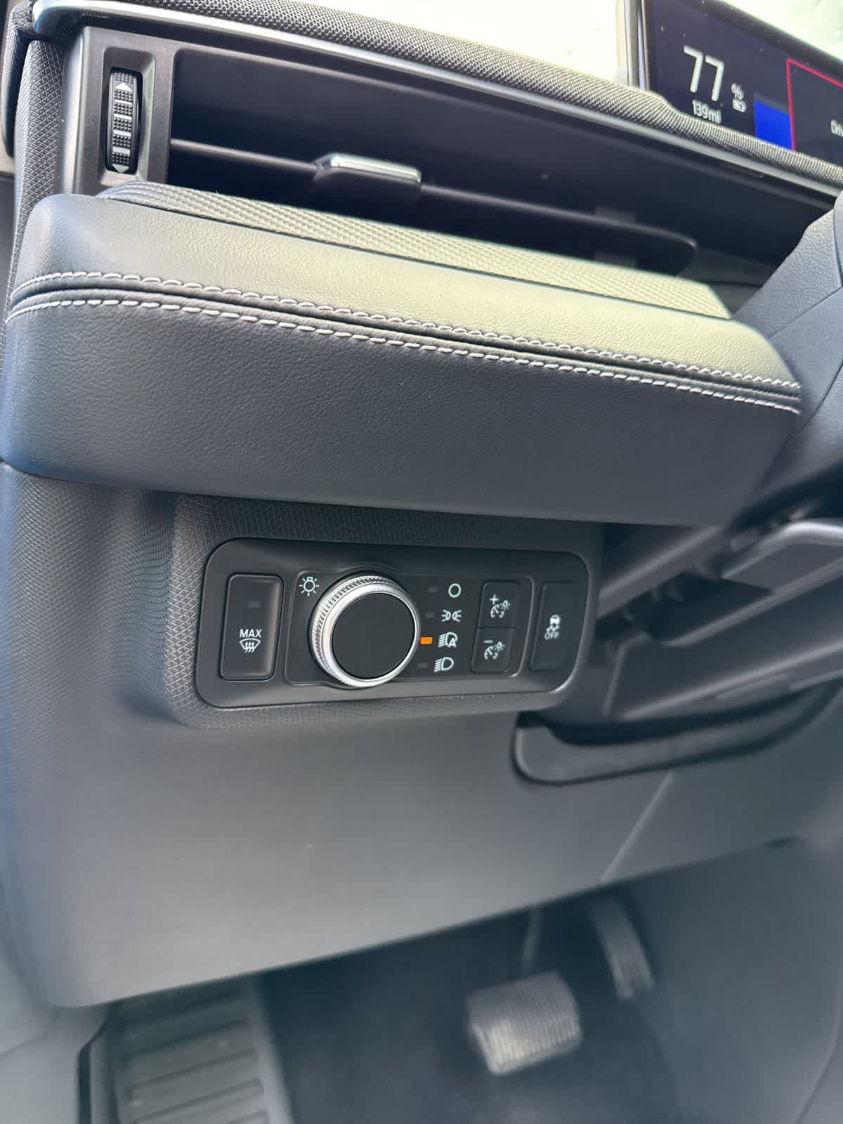 Thumbnail: 2022 Ford Mustang Mach-E - 12