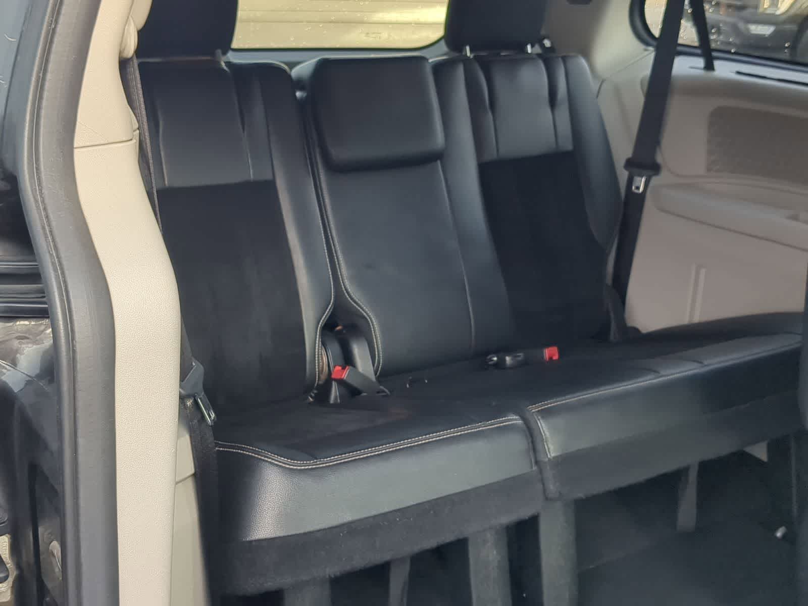 Thumbnail: 2017 Dodge Grand Caravan - 28