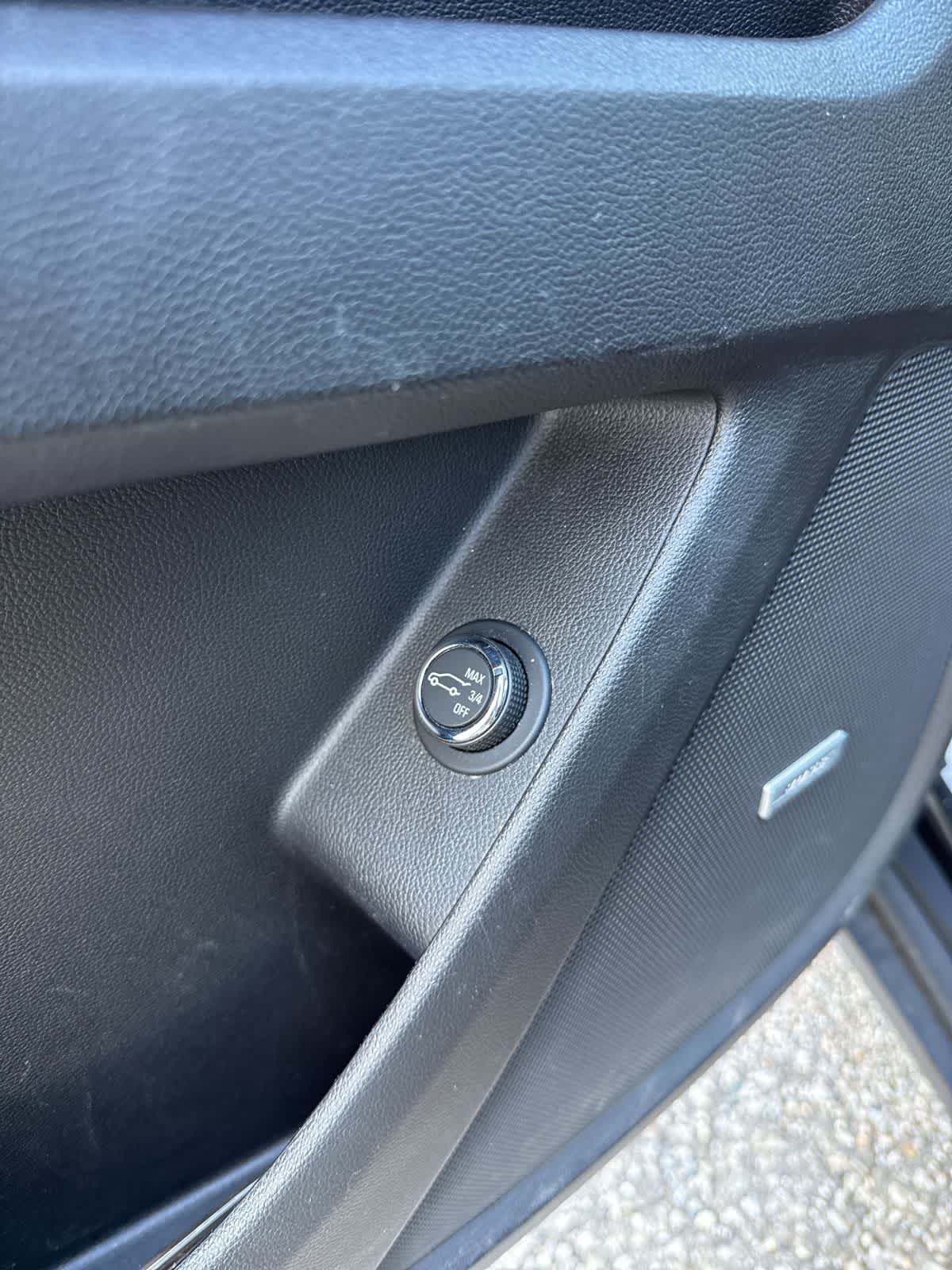 Thumbnail: 2020 Chevrolet Traverse - 11