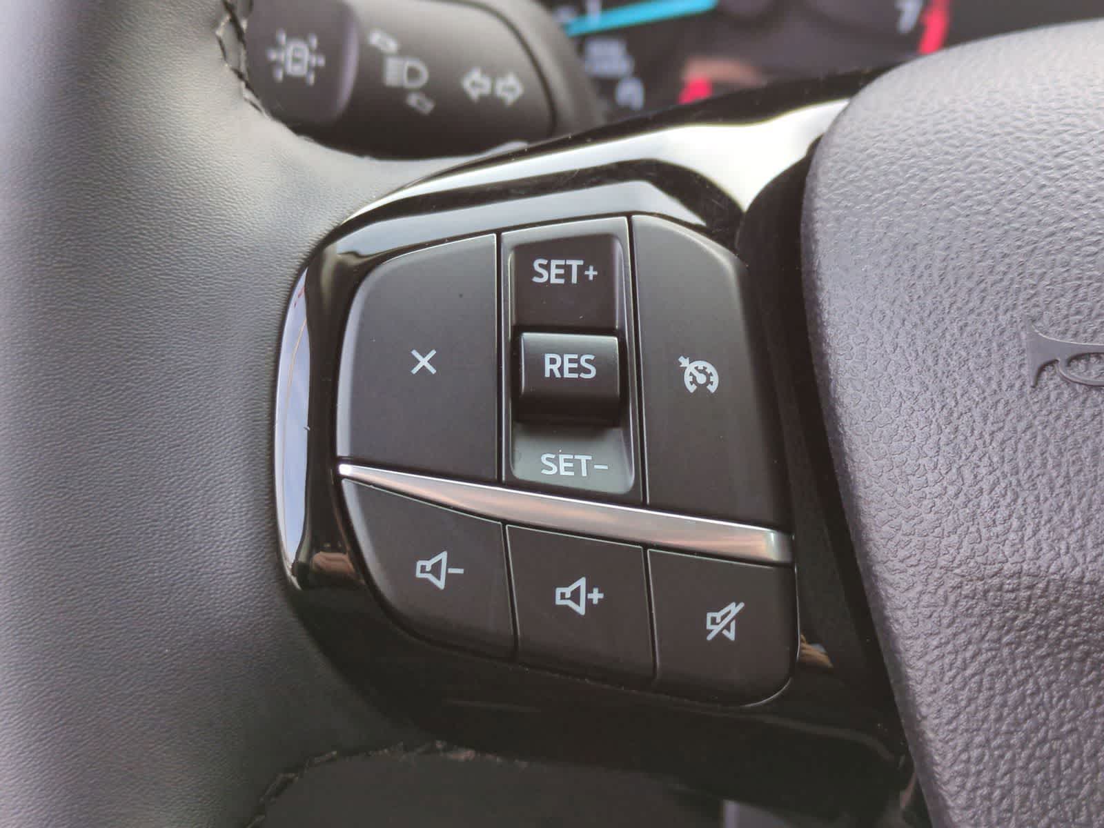 Thumbnail: 2022 Ford Escape - 28