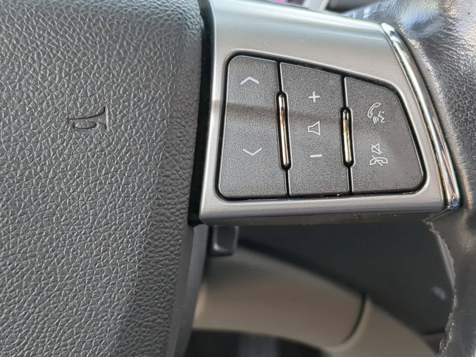 Thumbnail: 2010 Cadillac SRX - 31