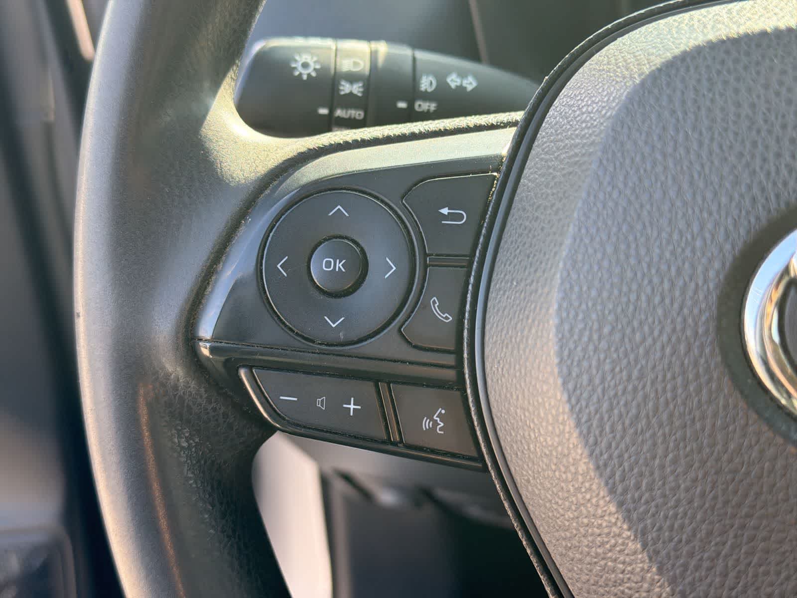 Thumbnail: 2019 Toyota RAV4 - 24