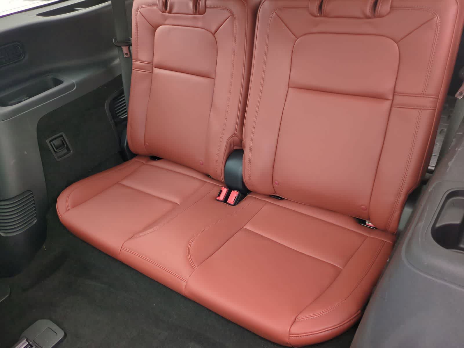 Thumbnail: 2025 Lincoln Aviator - 37