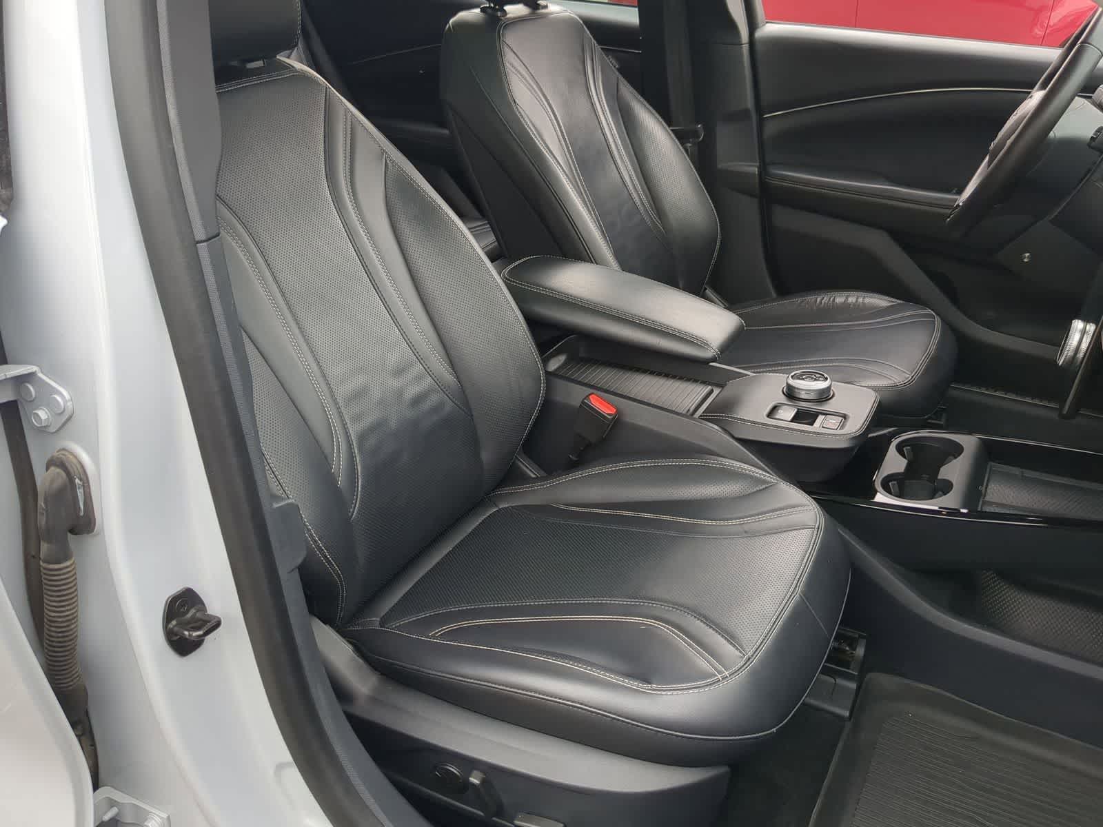 2021 Ford Mustang Mach-E Premium 26