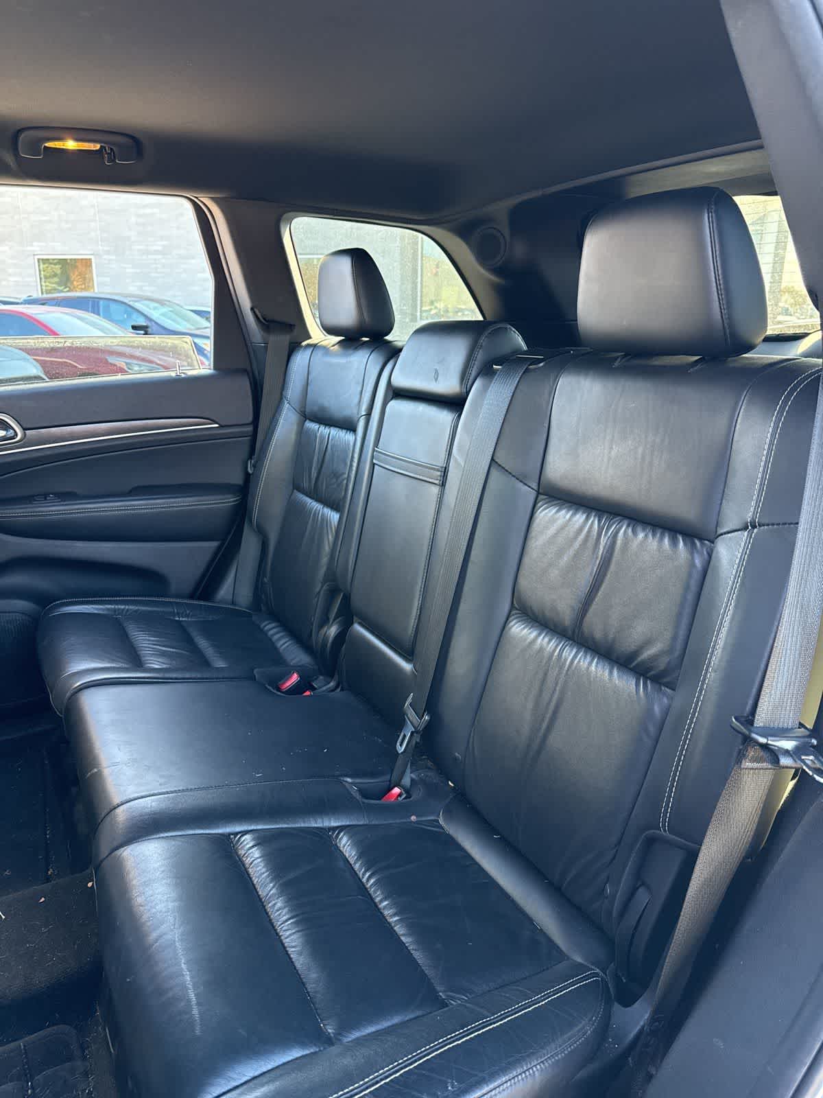 Thumbnail: 2015 Jeep Grand Cherokee - 21